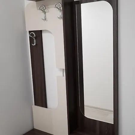 д и в 2 - D & V 2 Apartment