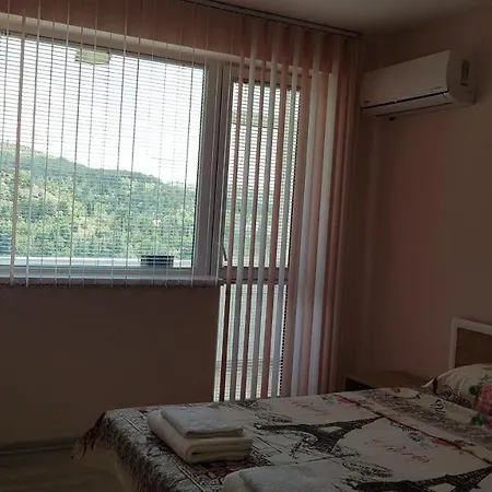 Apartman д и в 2 - D & V 2 *