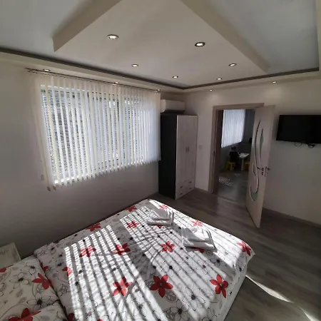 д и в 2 - D & V 2 Apartman Szandanszki